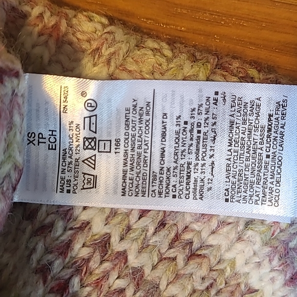 **NWT**Pink Marbled Sweater - Picture 6 of 7